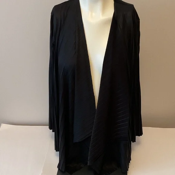 Draped Plisse Cardigan/Jacket - Picture 2 of 9